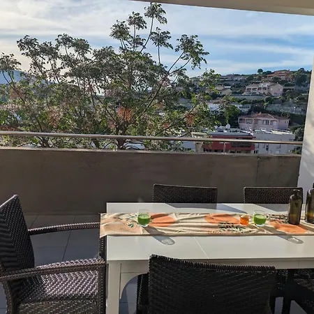 Joli Cocon A Avec Terrasse Vue Appartement Ajaccio (Corsica)