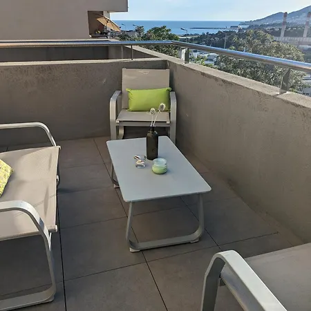 アパート Joli Cocon A Avec Terrasse Vue アジャクシオ