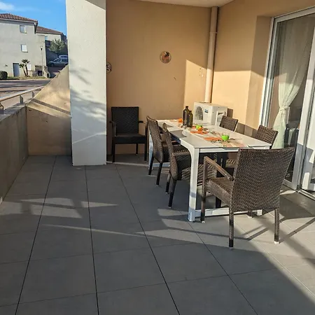 Joli Cocon A Avec Terrasse Vue アパート アジャクシオ