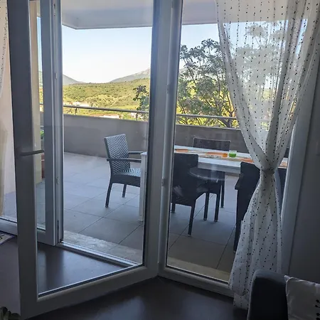 Joli Cocon A Avec Terrasse Vue *