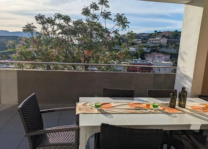 Joli Cocon A Avec Terrasse Vue Appartement Ajaccio (Corsica)