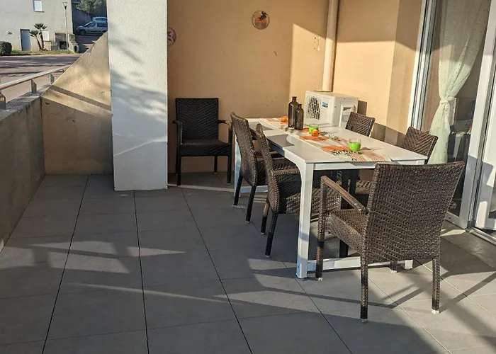 Joli Cocon A Avec Terrasse Vue Appartement Ajaccio (Corsica)