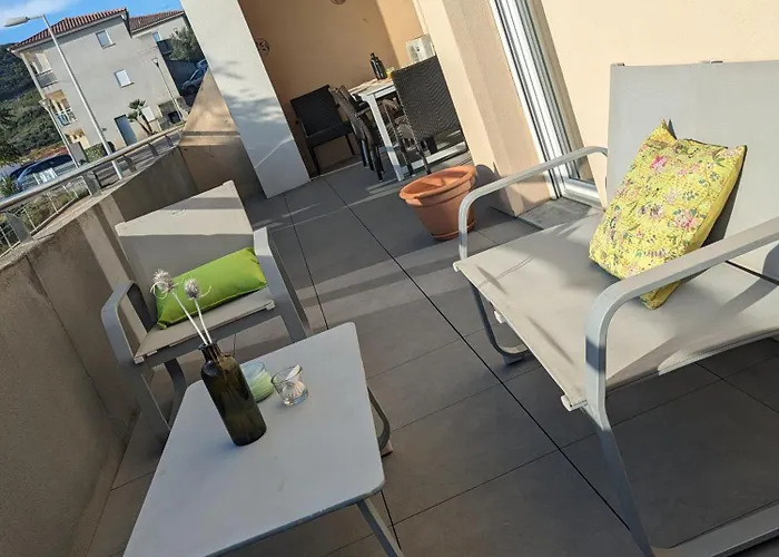 Joli Cocon A Avec Terrasse Vue