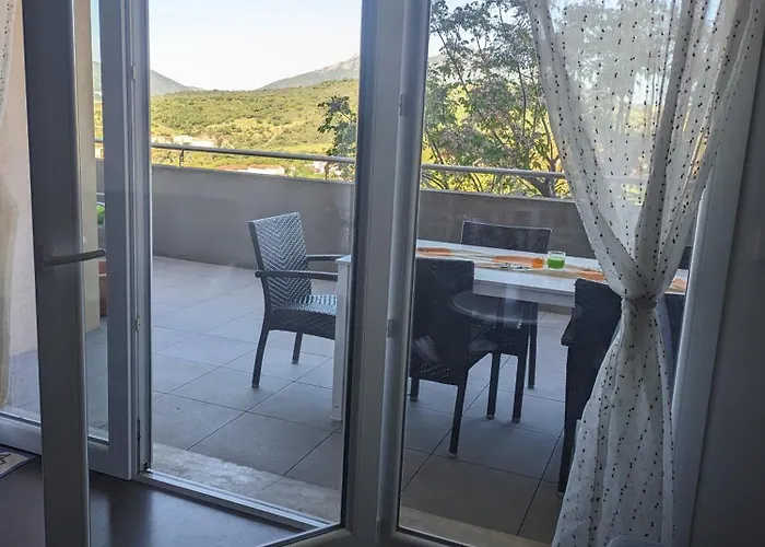 Joli Cocon A Avec Terrasse Vue *